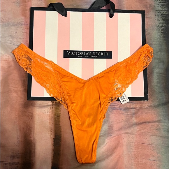 Victoria's Secret Vibrant Orange Lace Panty - Picture 1 of 2